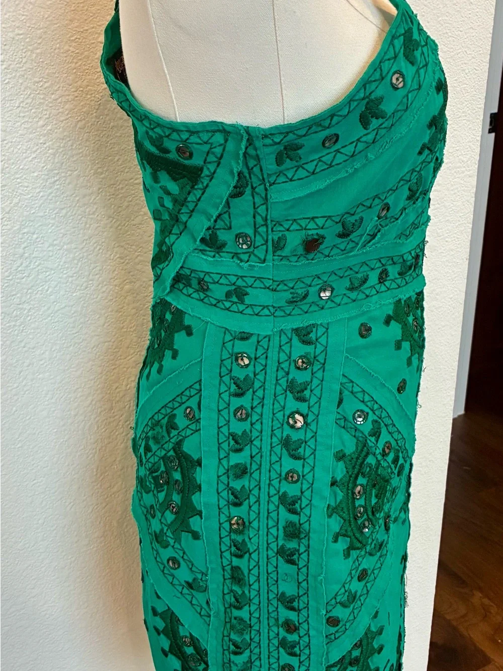 Vintage Free People Beaded Embroidery Shift Dress Sleeveless V-Neck Short Size 4